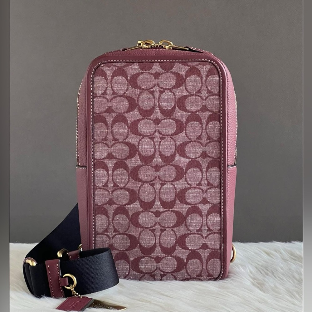 CG993 - Coach Sullivan Pack in Signature Chambray